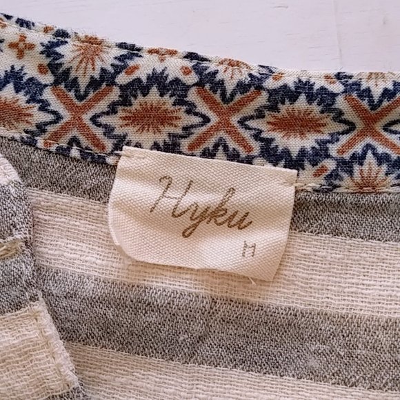 Hyku Babydoll Mixed Print High Low Top - Picture 6 of 8